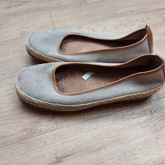 7 Aerosoles Tan shoes - Picture 4 of 4